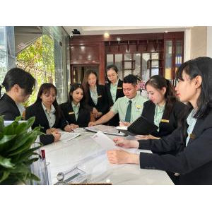 HƠN 50 NHÂN SỰ CHUYÊN GIA